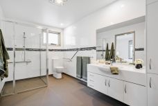 042_Open2view_ID911926-33A_Clydesdale_Avenue (Large)